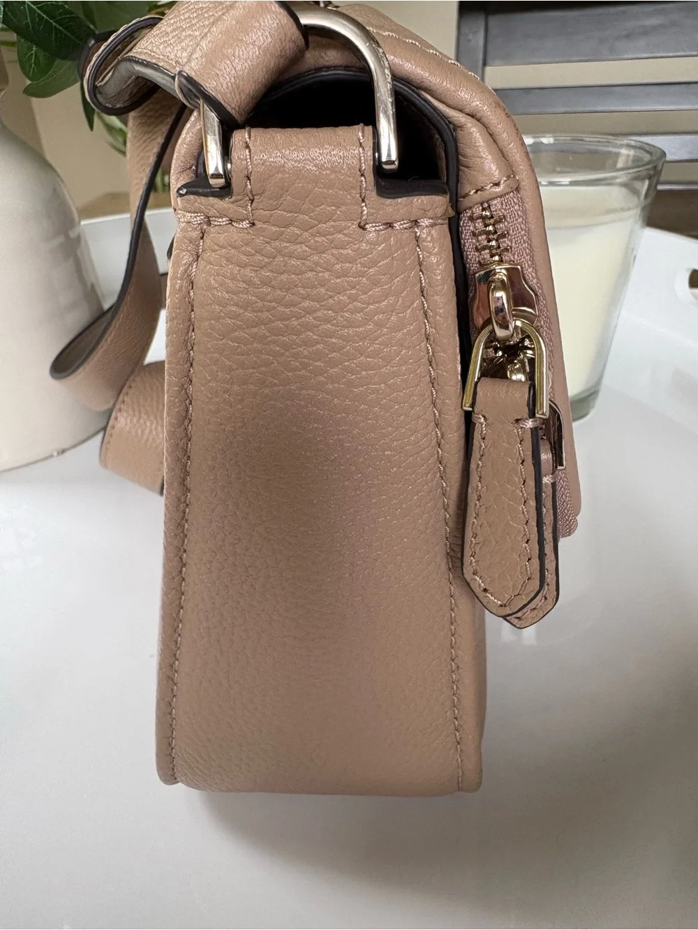 EUC Kate Spade Run Around Large Flap Crossbody Tan Pinmount Logo
